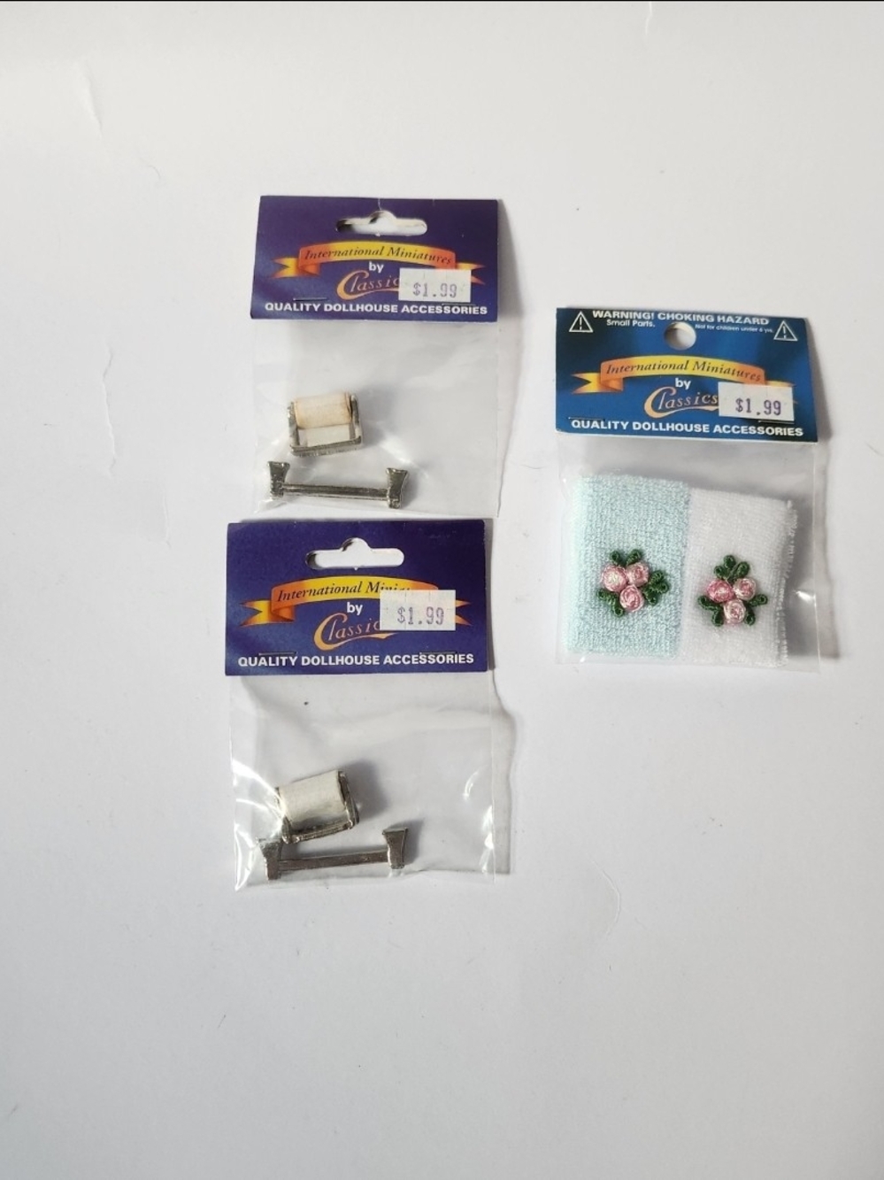 Dollhouse Miniature NIP Bathroom Accessories Towels Bar Toilet Paper Holder